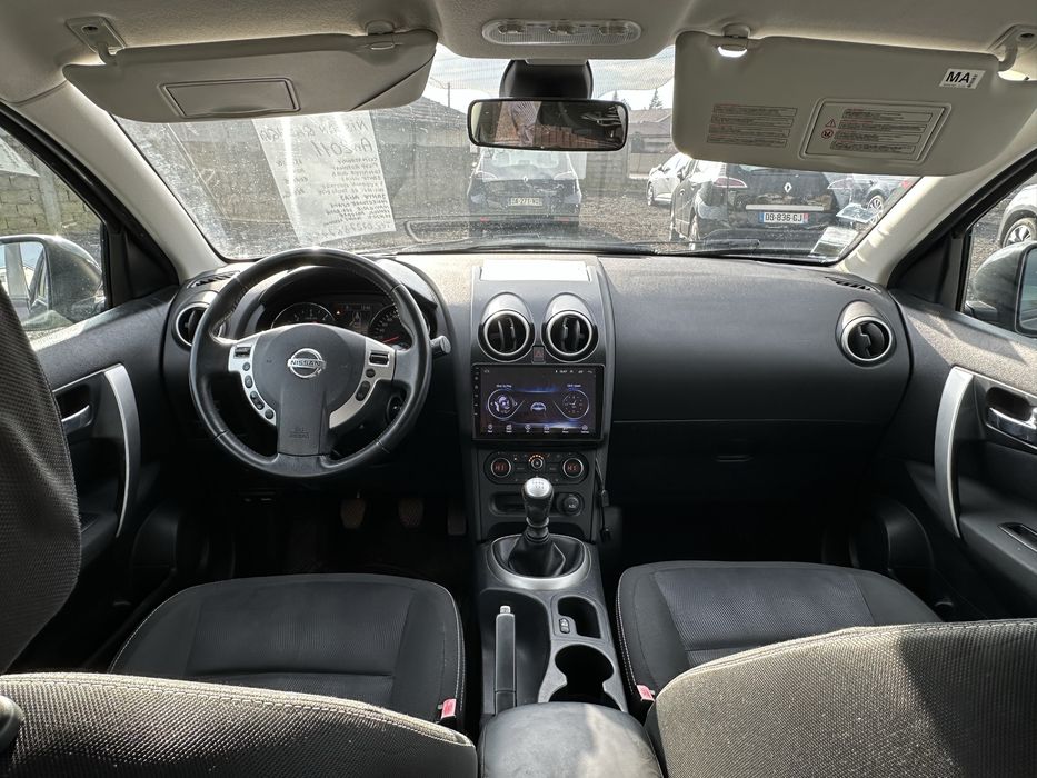 Nissan Qashqai / 1.5 DCI / 2011