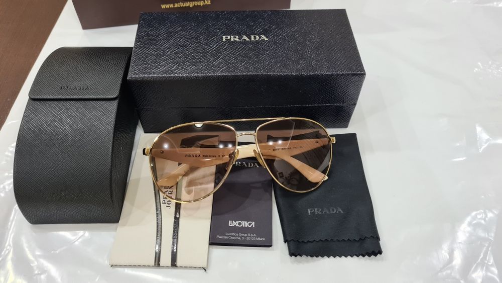 Солнцезащитные очки Prada (оригинал)