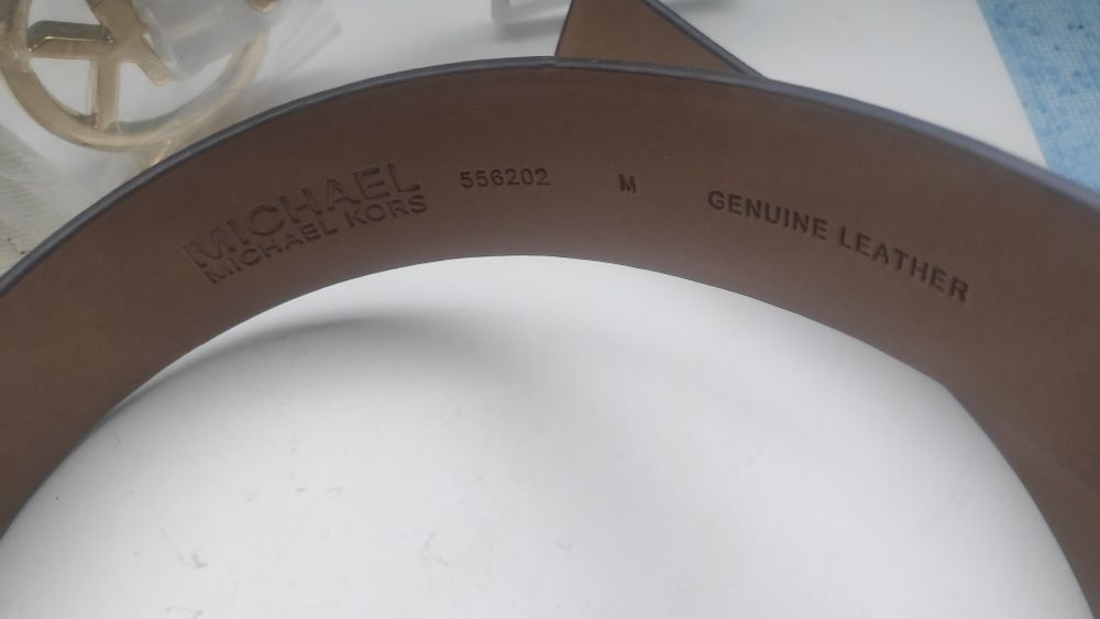 Два колана на Майкъл Корс. Бял и един Двулицев. Нови