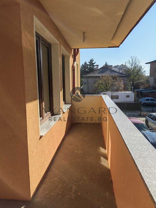 оф.21439 Триетажна Къща Прослав