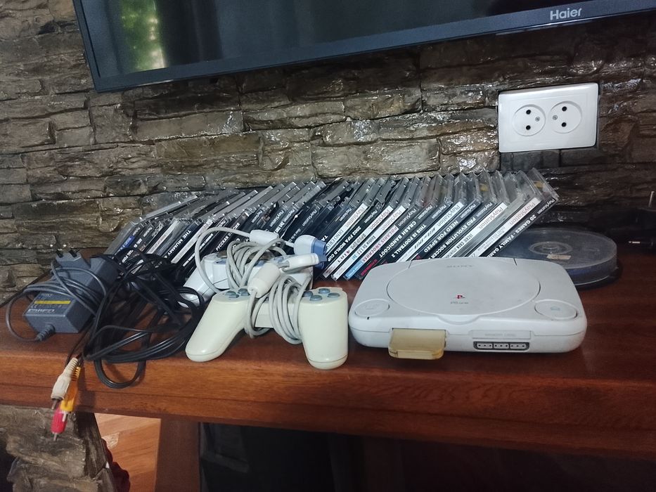 Продам sony PlayStation slim