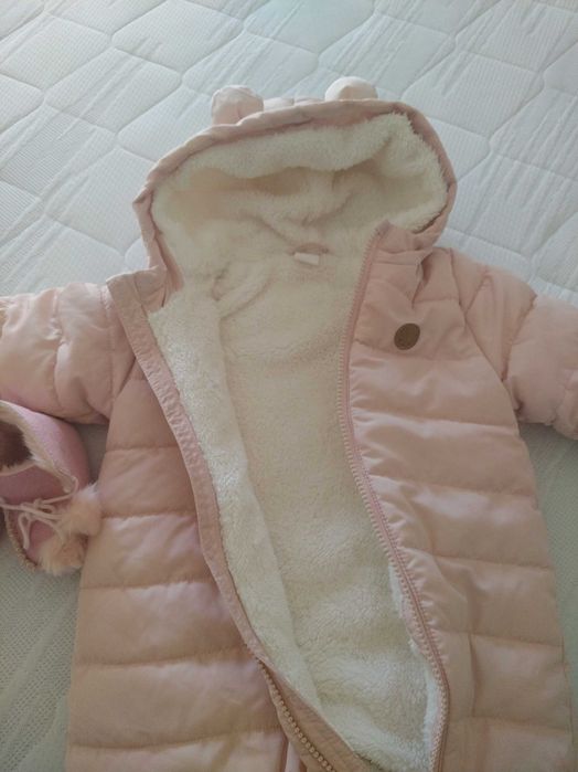 Combinezon de iarna H&M, marime 68, imblanit, in conditii bune