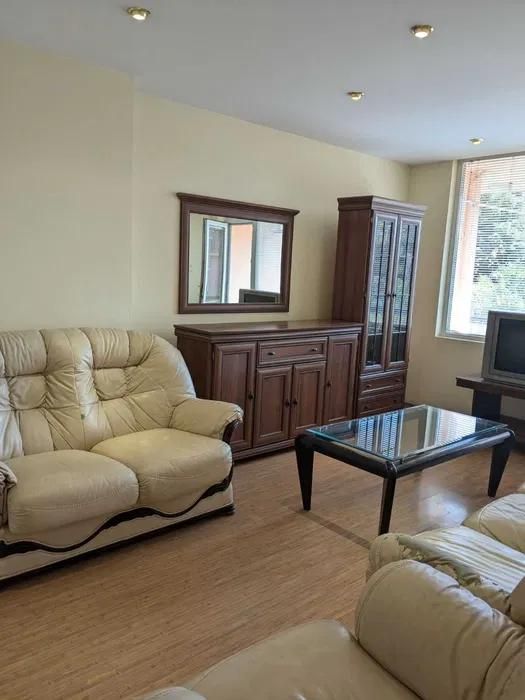 Многостаен апартамент в кв. Кючук Париж