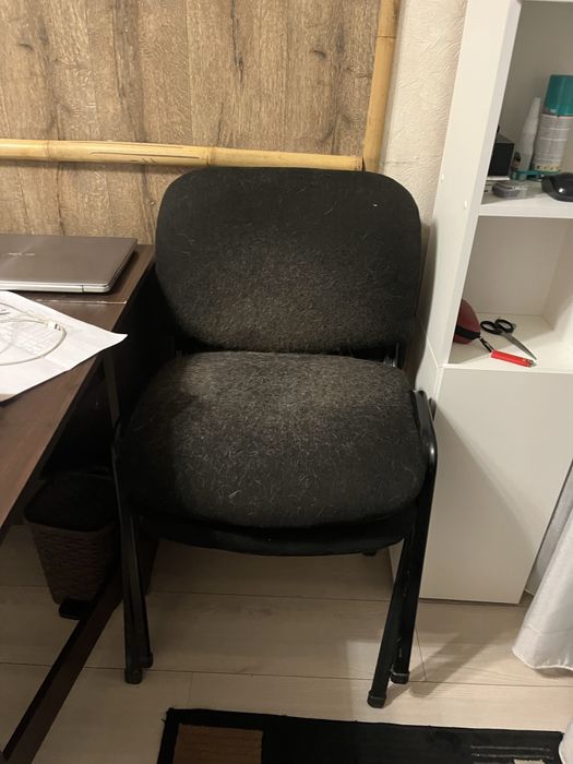 Стол раскладной, 2 стула, шкаф