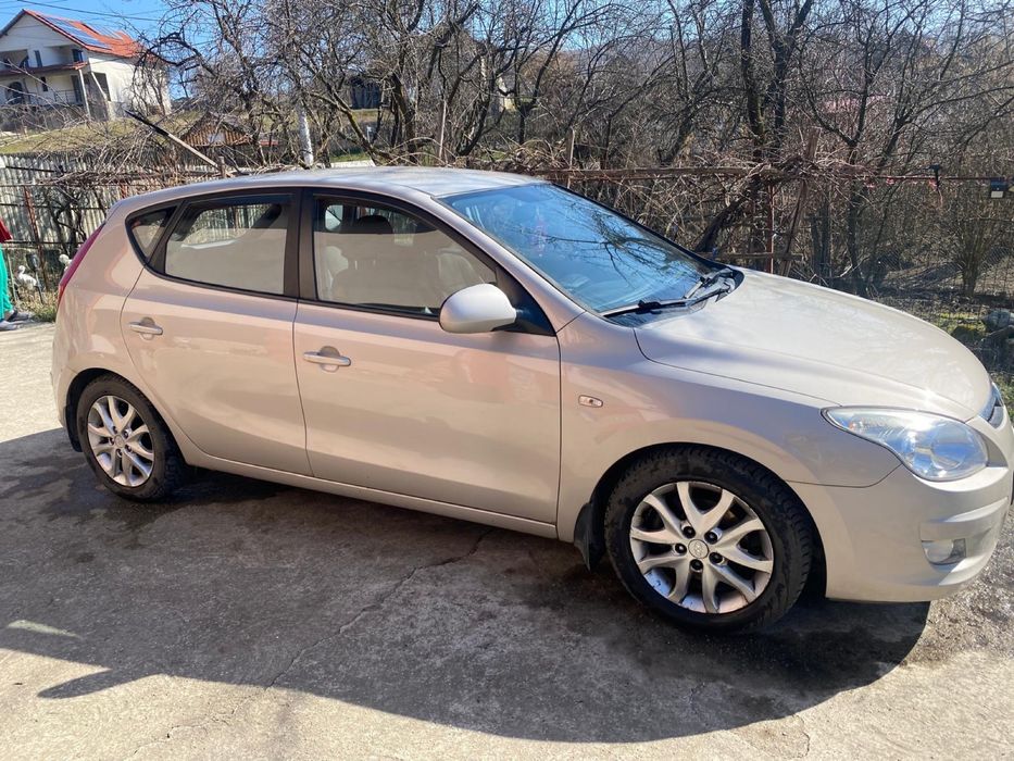 Hyundai I 30 , an 2009  , Diesel , cauciucuri iarna- vara ITP