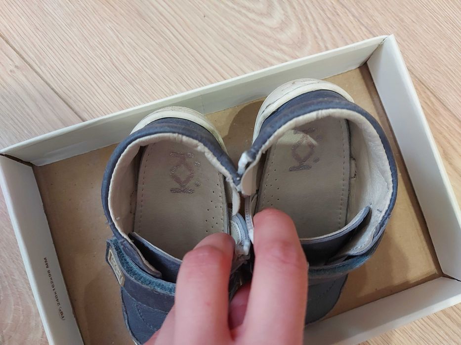 Бебешки буйки за прохождане  Колев и Колев. Детски обувки