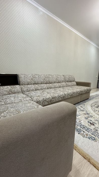 Диван , угловой . Для гостинной