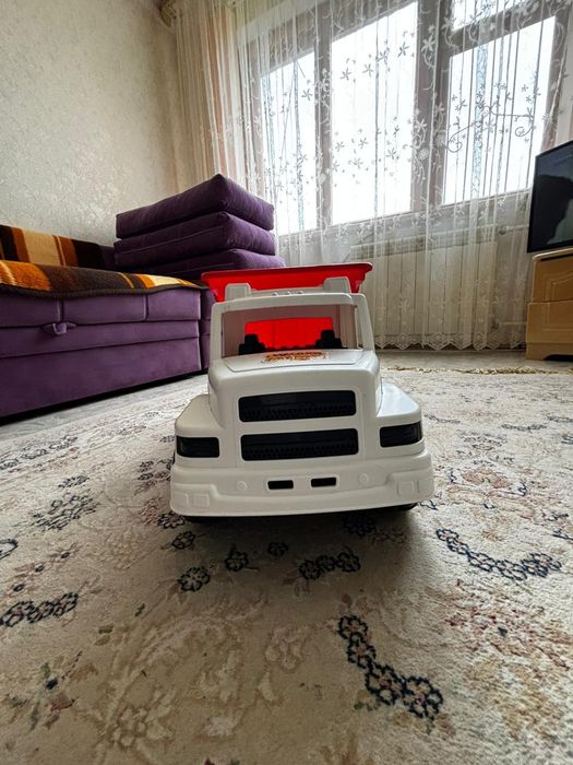 Машина грузовая(самосвал)