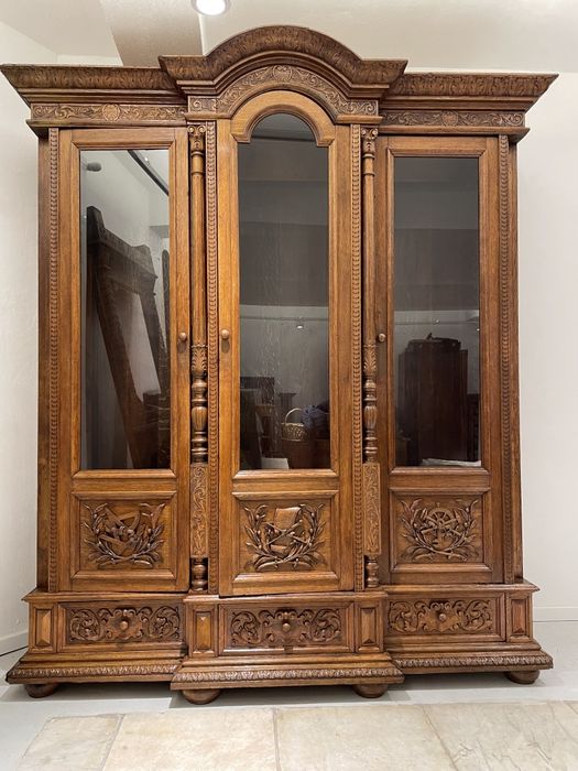 Montaj mobila, transport și restaurare mobilier lemn masiv