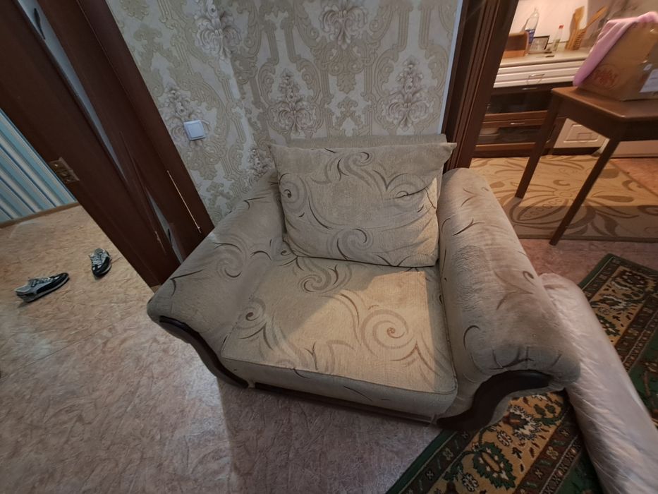 Мебель бу диван тройка