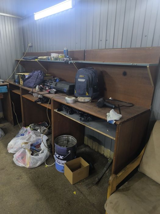 Продам столы стулья для автосервиса