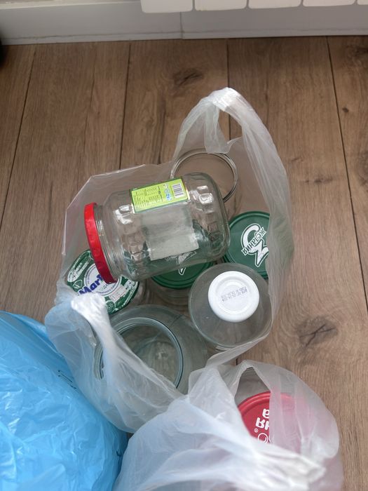 Бесплатно отдам Банки