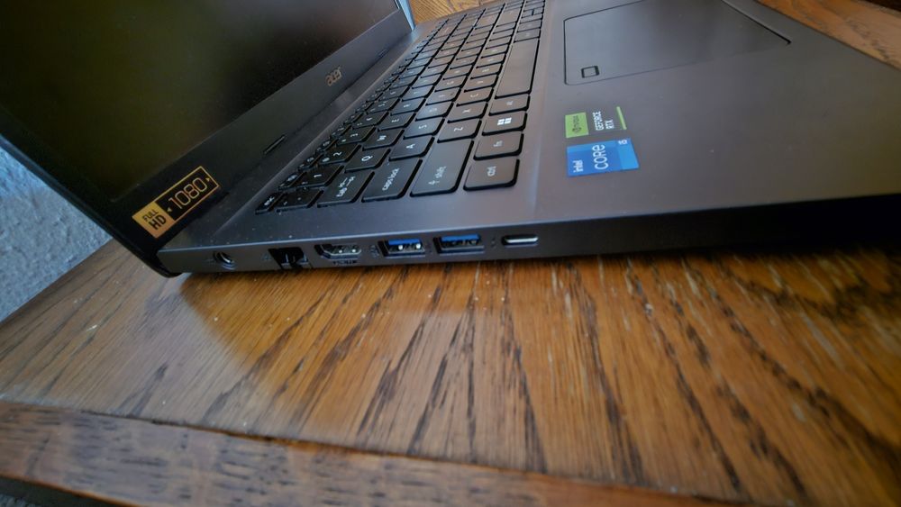 Vand Laptop acer in stare excelenta!