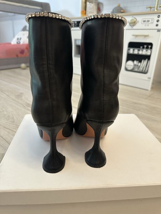Botine Amina Muaddi