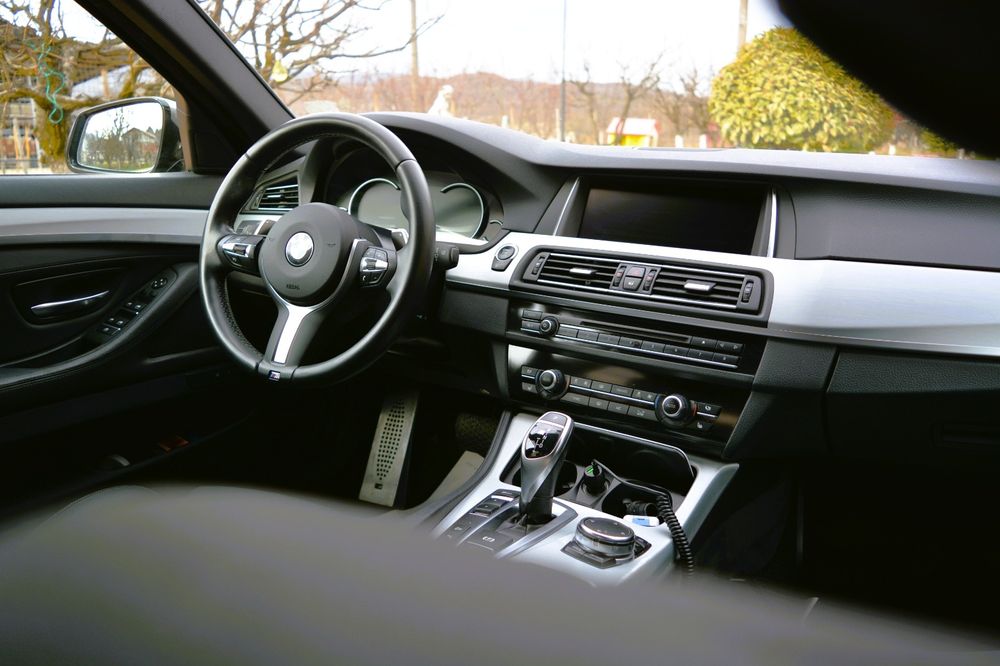 Mașina cash  sau 3 rate - BMW 550d, 3.0 diesel, 381 cai - 31-07-