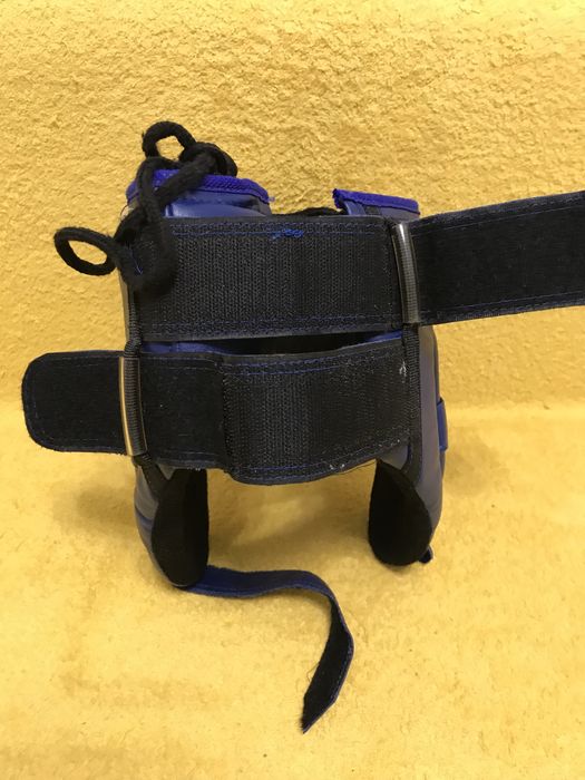 Защитный шлем Top Ten для единоборств