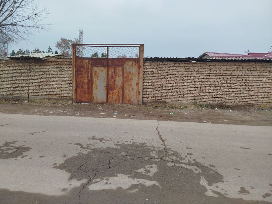 Продам под строительство 2сотых землю