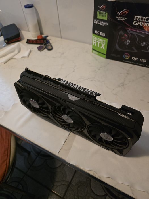 Vând RTX 3070 Strix OC V2