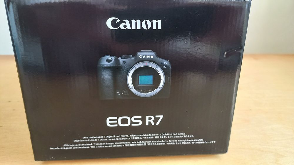 Ganon EOS R 7 fotoapparat sotiladi