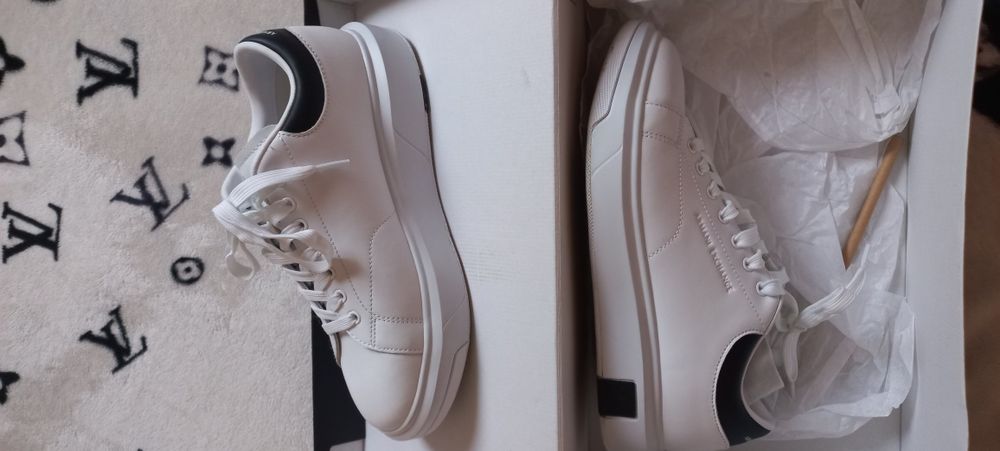 Продам Armani  обувь