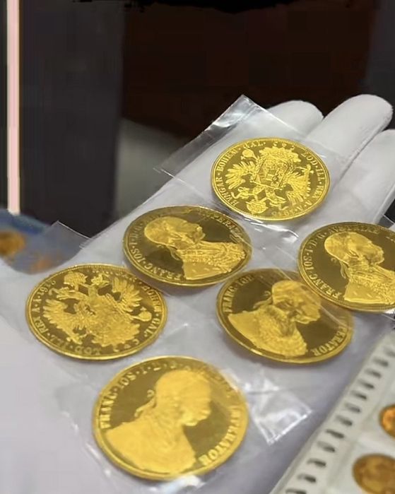 Vând monede placate cu aur de 24k Frank Iosif 4 ducat 1915 1/1 cu cele