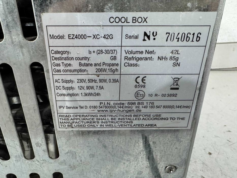 Хладилник на ток и газ - Royal