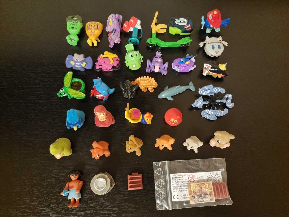 Lot colectie 33 figurine Kinder, MPG, Mattel si altele