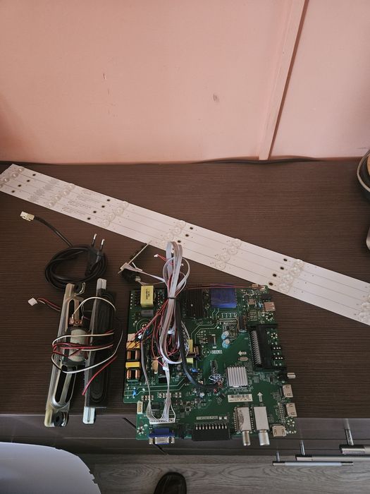 Placa baza si 4 barete leduri tv vision