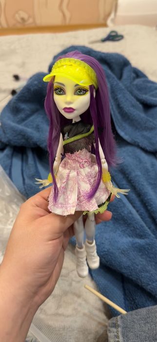 Продам куклу Монстер хай