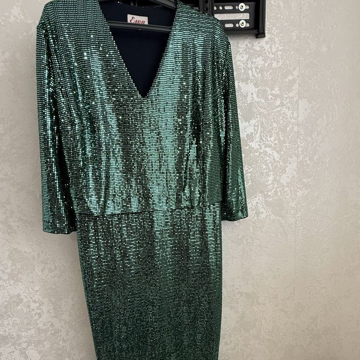 Продается платье нарядное