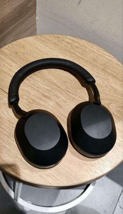 Quloqchin naushnik Sony WH-1000XM5 uchko’prik