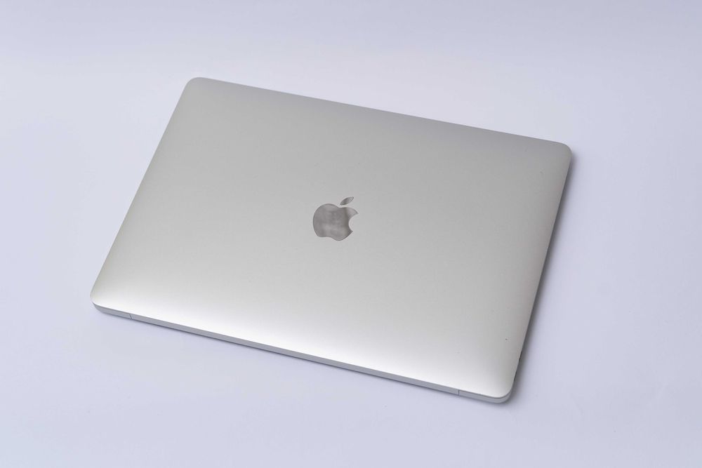 Macbook air M1 2020 256 GB 8 RAM  ПРОБЛЕМЕН ДИСПЛЕЙ