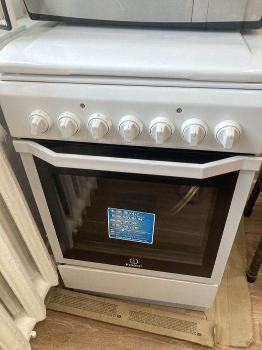 Продам плиту indesit