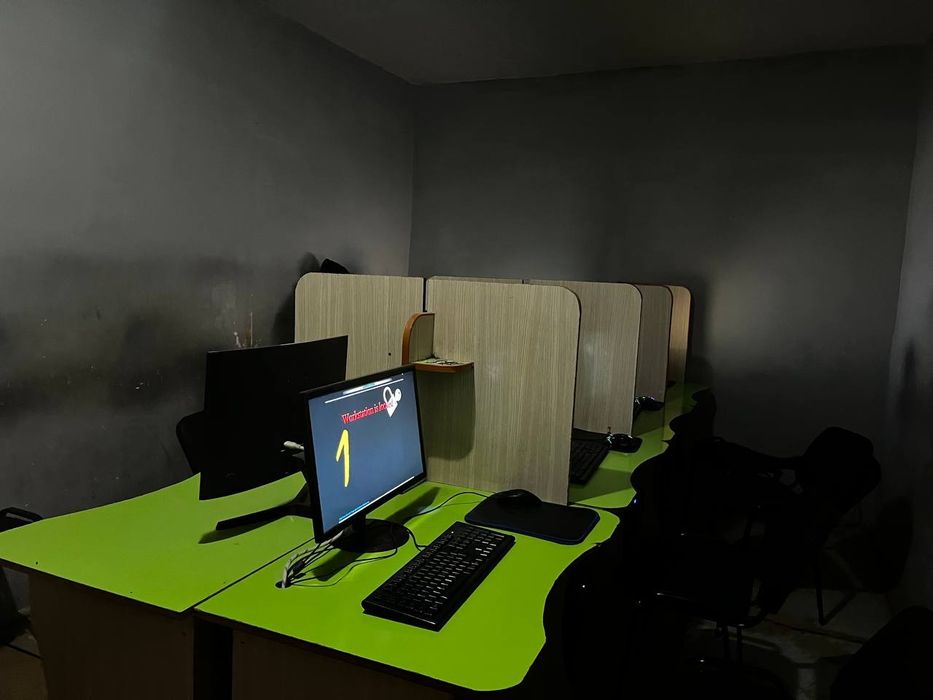 Kompyuter stollari bilan