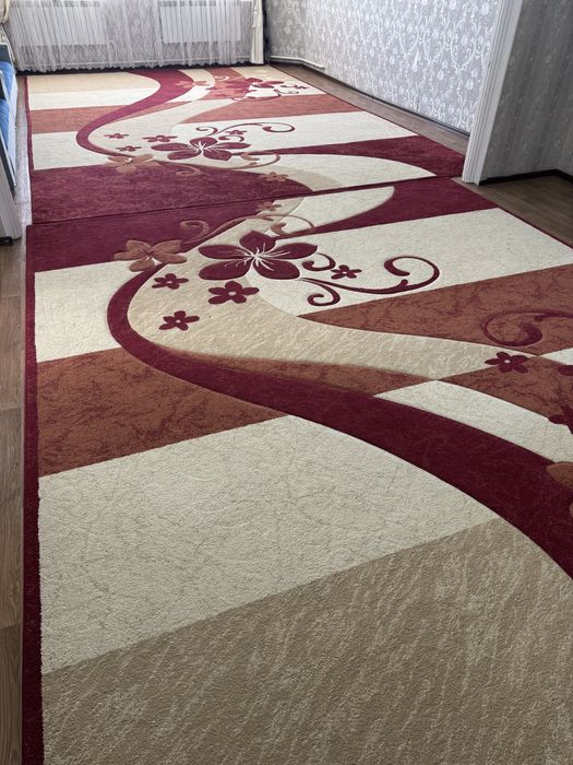 Екі бірдей кілем