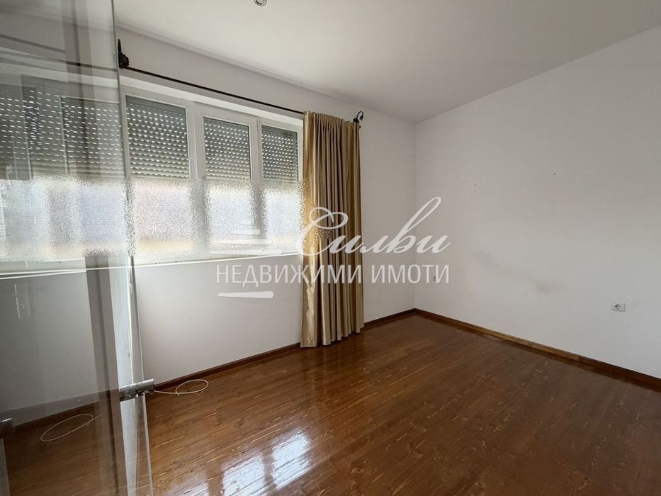 Тристаен ТУХЛЕН апартамент след ОСНОВЕН РЕМОНТ - кв. Добруджански!