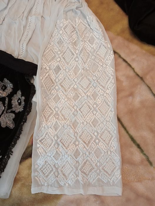 Costum popular tradițional ALMAJ