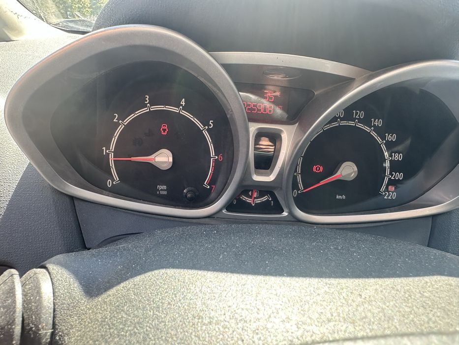 Ford Fiesta Titanium  2010