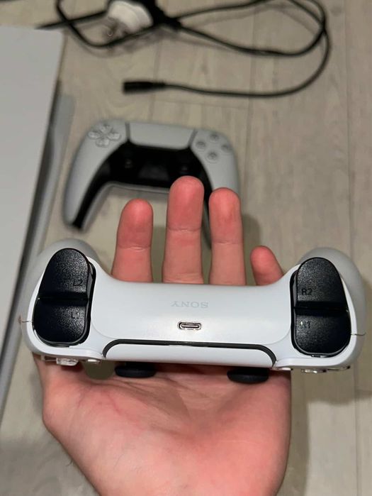 Play station 5 идеальное состояние