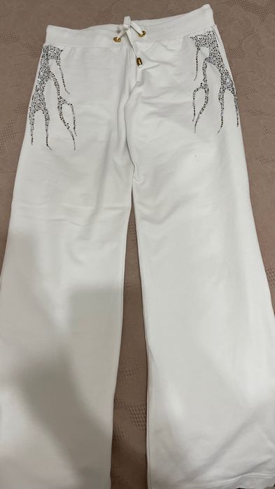 Белый женский спортивный костюм