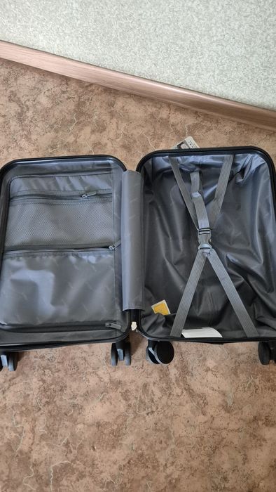 Новый чемодан размер s