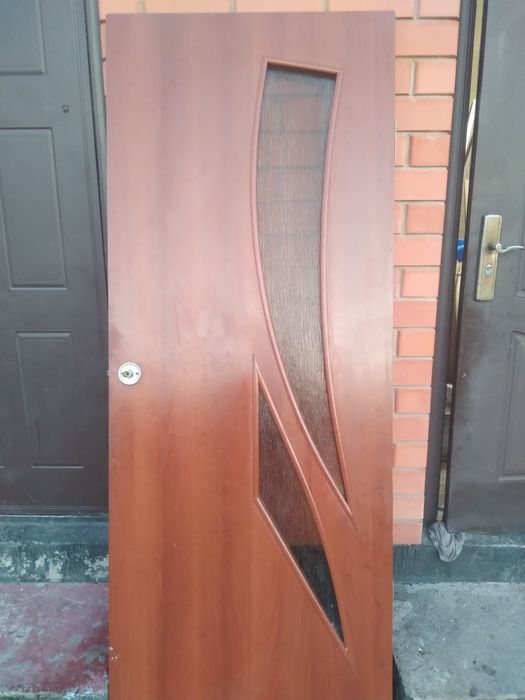 Продам Двери б/у