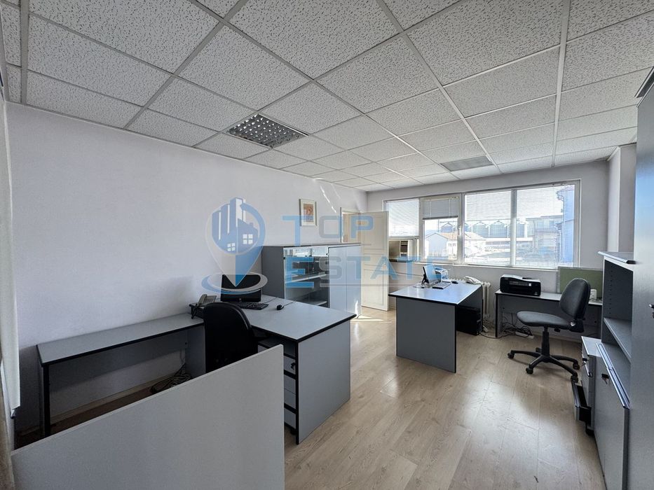 Производствено-административен комплекс в гр. Лясковец, област Велико