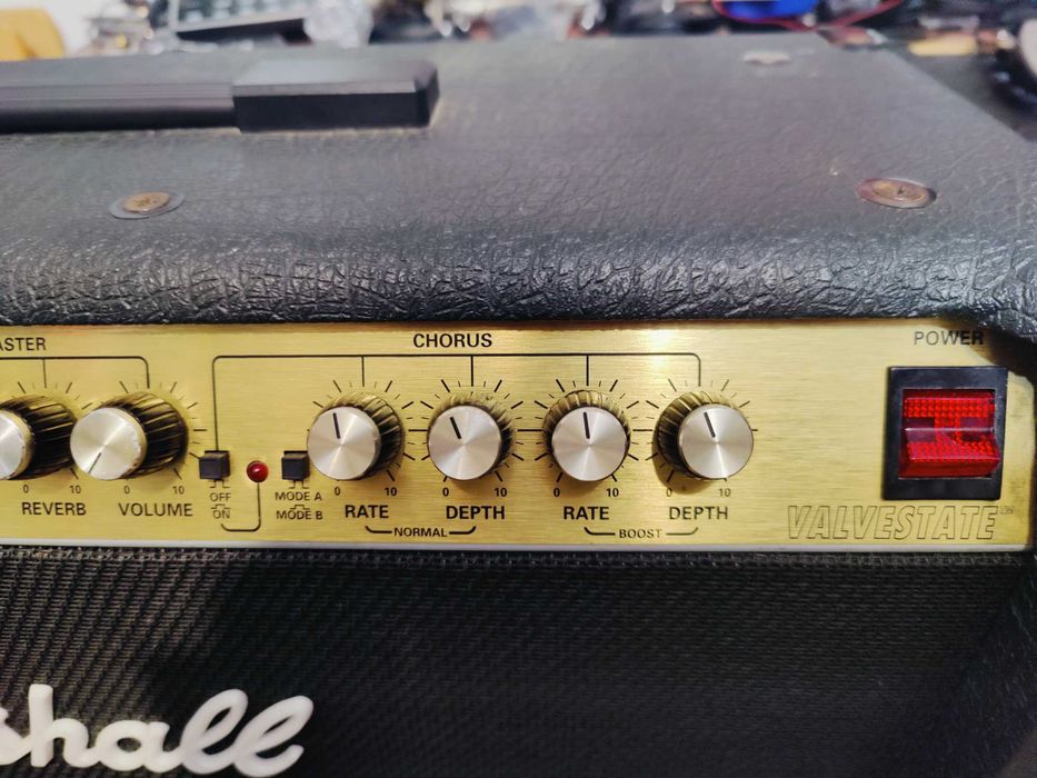 Amplif chita Marshall Bi Chorus 200, cabinet Marshall JCM900 Lead 1960