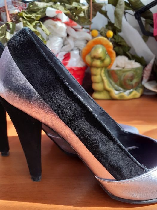 Vand pantofi piele naturala dama