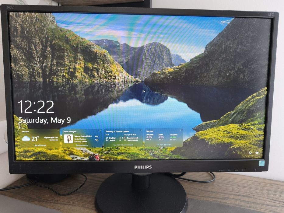 Продам монитор Philips 24 FullHD 240V5Q