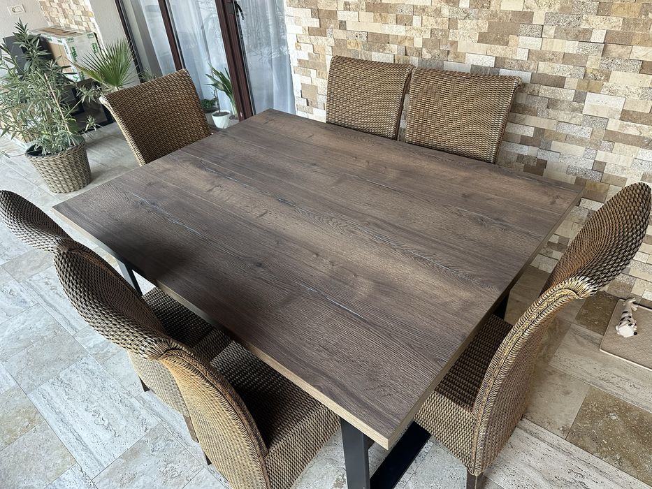 Vând masă 159/119 cm cu cadru metalic 8/2 cm grosime