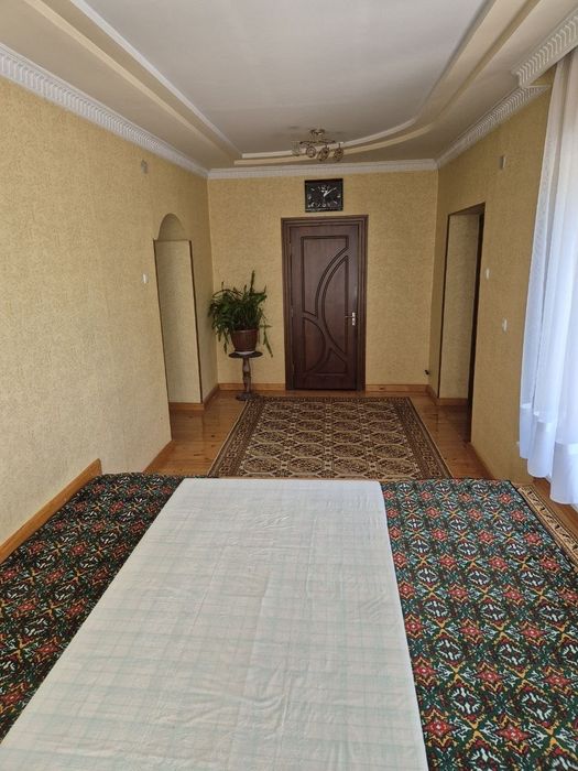 Guliston sh. nufuzli Boy mahallada 20 sotixli hovli