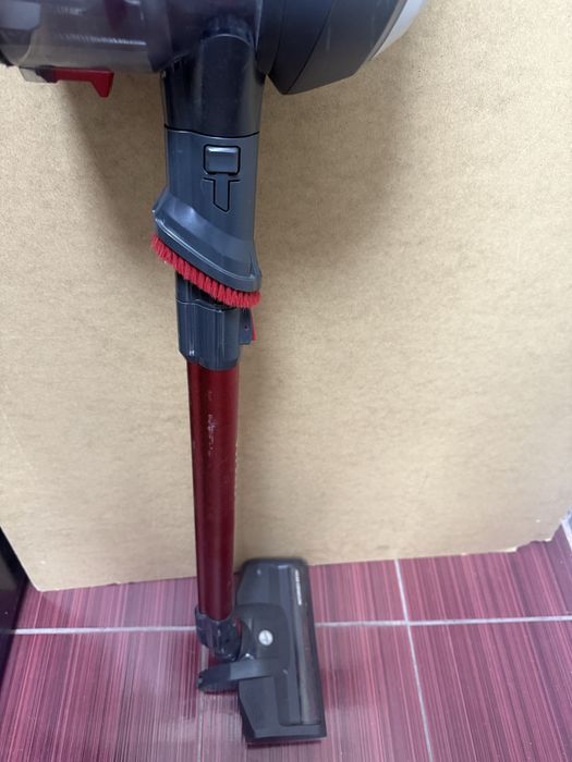 Безжична прахосмукачка Hoover HF122GPT