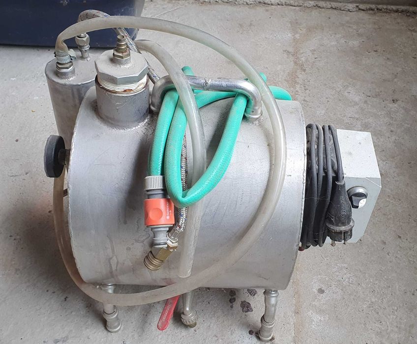Aparat electric (cu ceas) pentru a fierbe băuturi